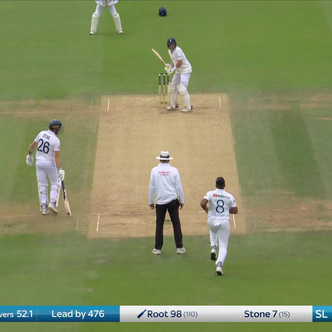 𝗧𝗵𝗲 moment. Joe Root goes above Sir Alastair Cook to score the most Test hundreds for England 🐐