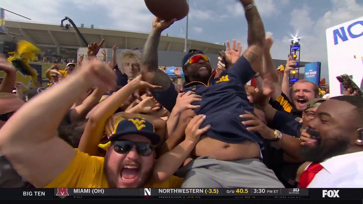 CROWDSURFING IN MORGANTOWN 🏄‍♂️ Bruce Irvin &amp; Tavon Austin had to join in on the fun 🤣 West Virginia Football | Tavon Austin | Bruce Irvin