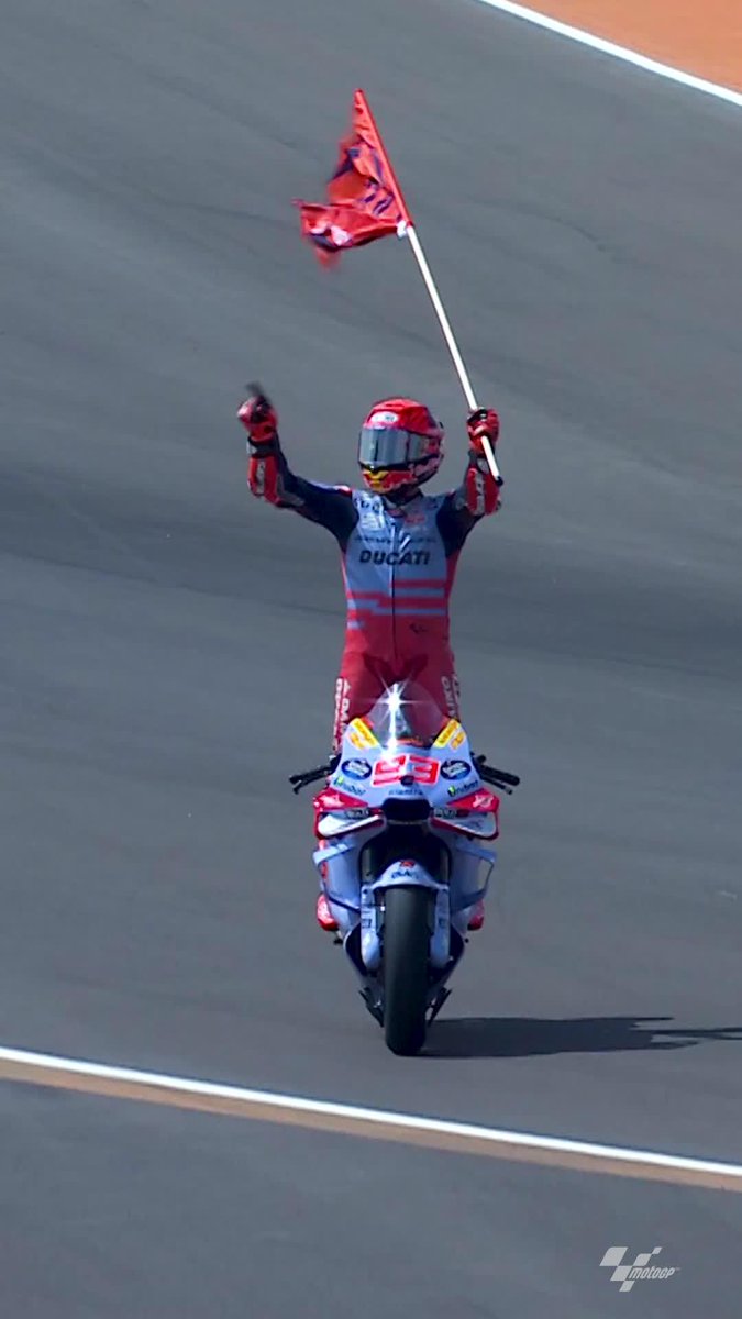 Guess who's back, back on top! 🥇 Marc Márquez takes his first #TissotSprint gold medal and delight his fans with a masterclass at MotorLand! 💯 #AragonGP 🏁