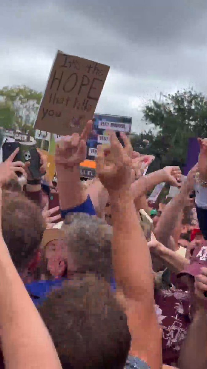 The miss. The chants for one more try. The make for $50k. IT'S A MOVIE HERE AT COLLEGE GAMEDAY 🔥 Pat McAfee