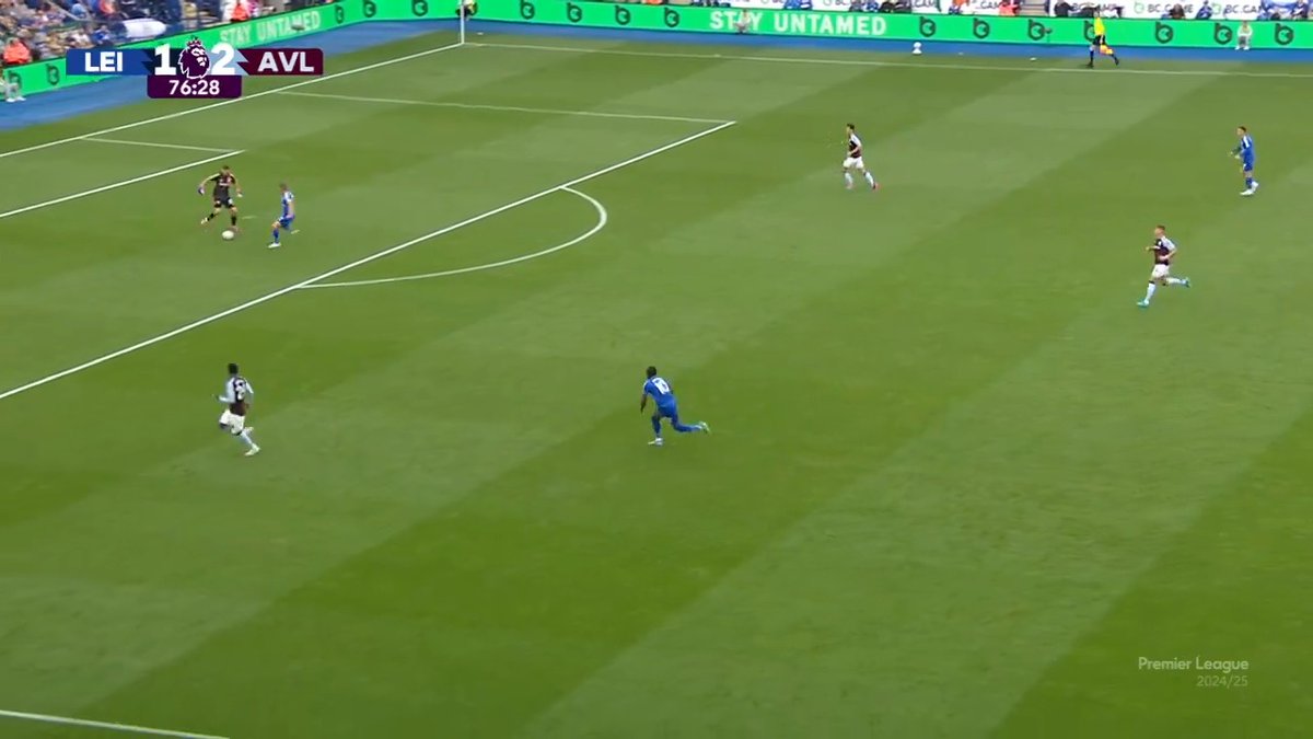 LA PISADA DE DIBU MARTÍNEZ A VARDY. 😮💨🇦🇷