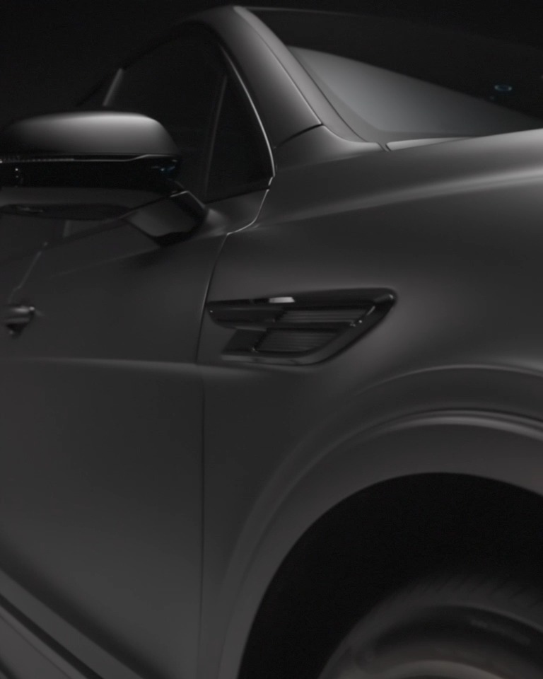 Satin Light Grey #Bentayga by #Mulliner, soft hues and bold statements. Discover the palette of tailored luxury, an array of colour options await. - CO2 Emissions and fuel consumption data for EU27 is pending, subject to EU Type Approval