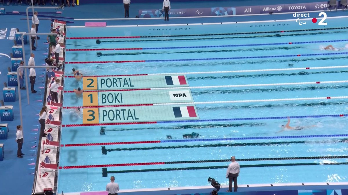 #Paris2024 | 🔥 🇫🇷 OUIII !!! LES FRÈRES PORTAL ENSEMBLE SUR LE PODIUM !!!! 👏 Incroyable course d'Alex et Kylian Portal. Alex décroche la médaille d'argent et Kylian réalise un super final pour remporter le bronze. Bravo messieurs ! #JeuxParalympiques