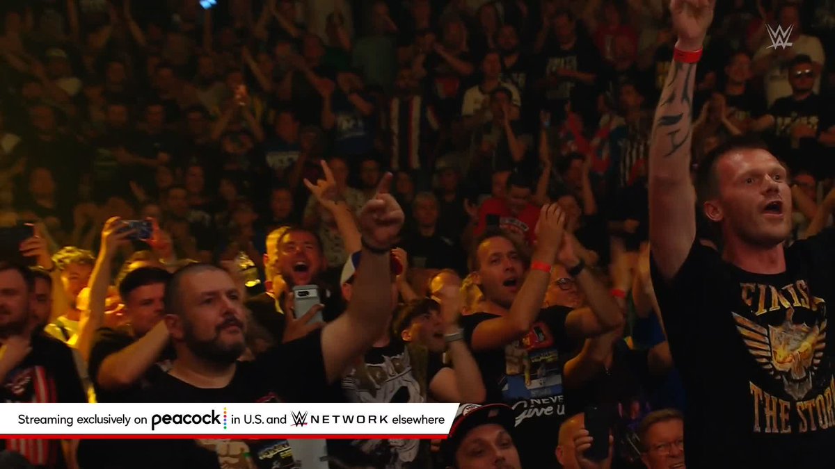WHAT AN ATMOSPHERE. #WWEBash