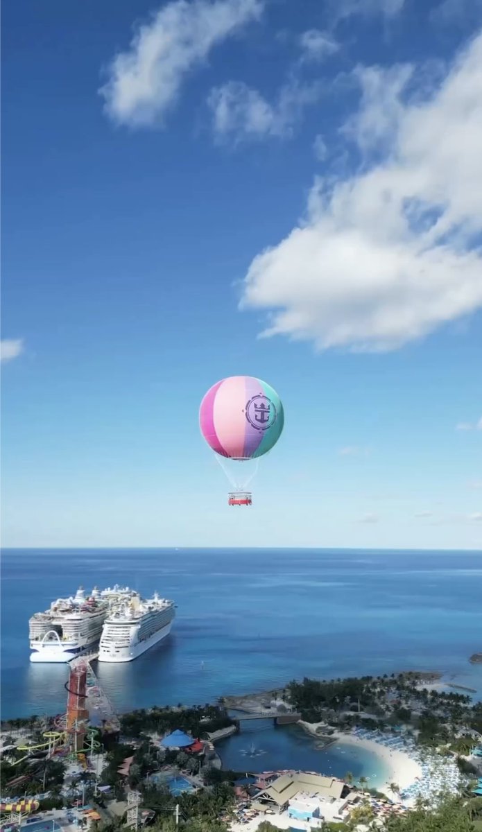 You wanted ocean views – here’s a 360º view from 450 feet high. 😏 🎥: Up, Up & Away Pilot, Andrija A.