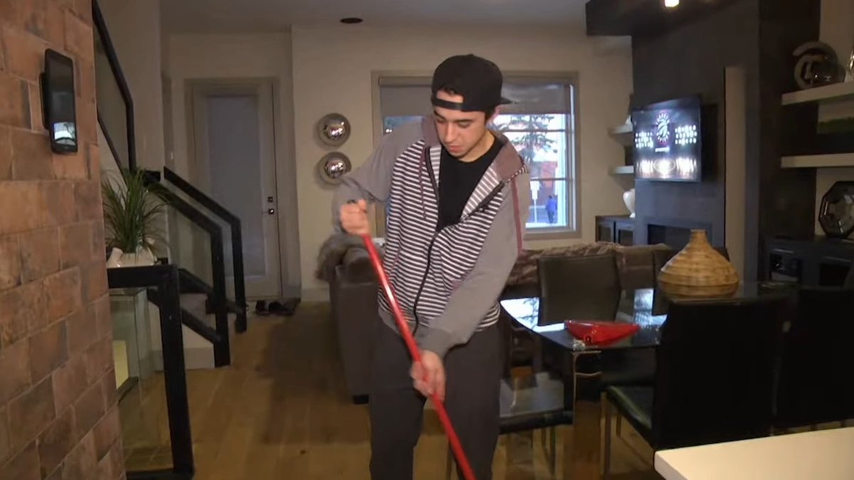 Johnny Gaudreau's 2015 house tour was some incredible content 😂 Showed off Johnny's incredible personality!
