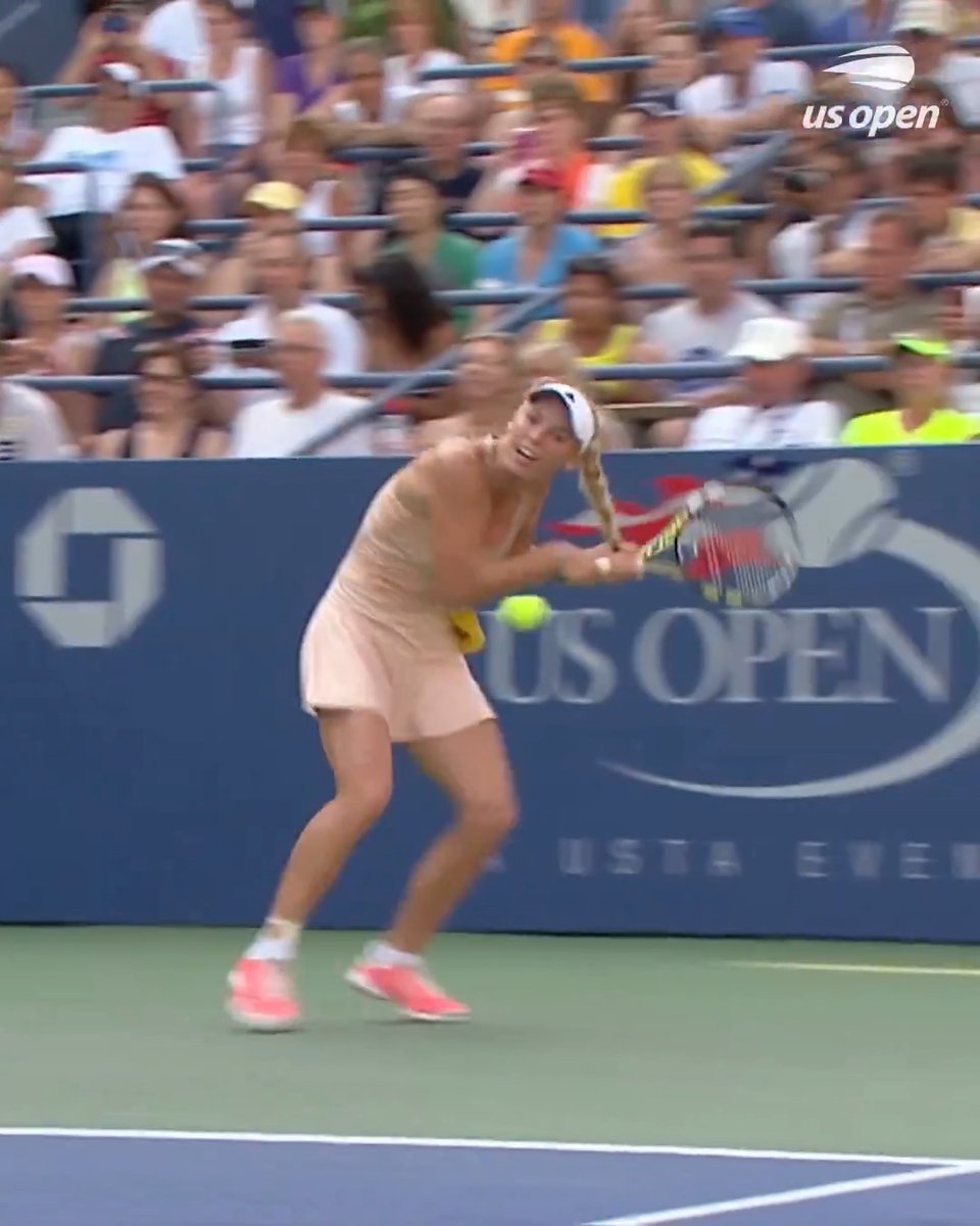 10 years ago, Caroline Wozniacki had a little hair malfunction mid-rally 😂
