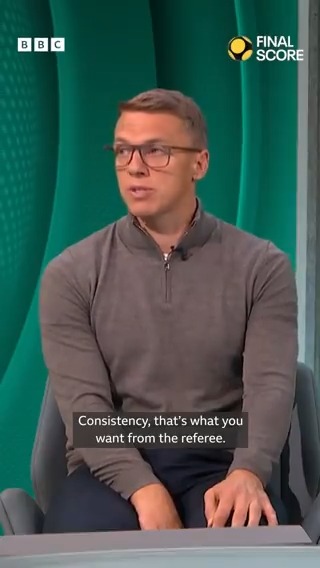 'Don't give the referee the option.' Stephen Warnock⚽️📺🎙 and Glenn Murray give their thoughts on the Declan Rice red card. Find out what Joe Hart and Danny Murphy think at 10:20pm on tonight's Match of the Day. #BBCFootball #MOTD