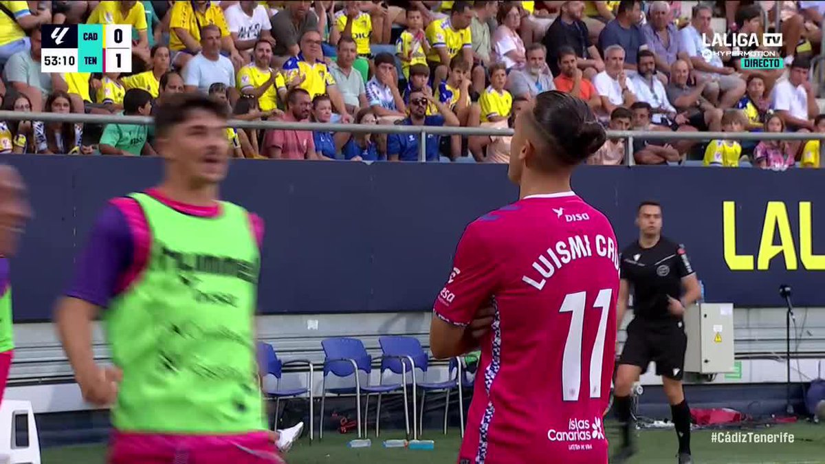 Si falla el Plan A, hay que tirar del Plan B 🧠 Luismi Cruz sacando la magia a pasear 🎩✨ #LALIGAHYPERMOTION