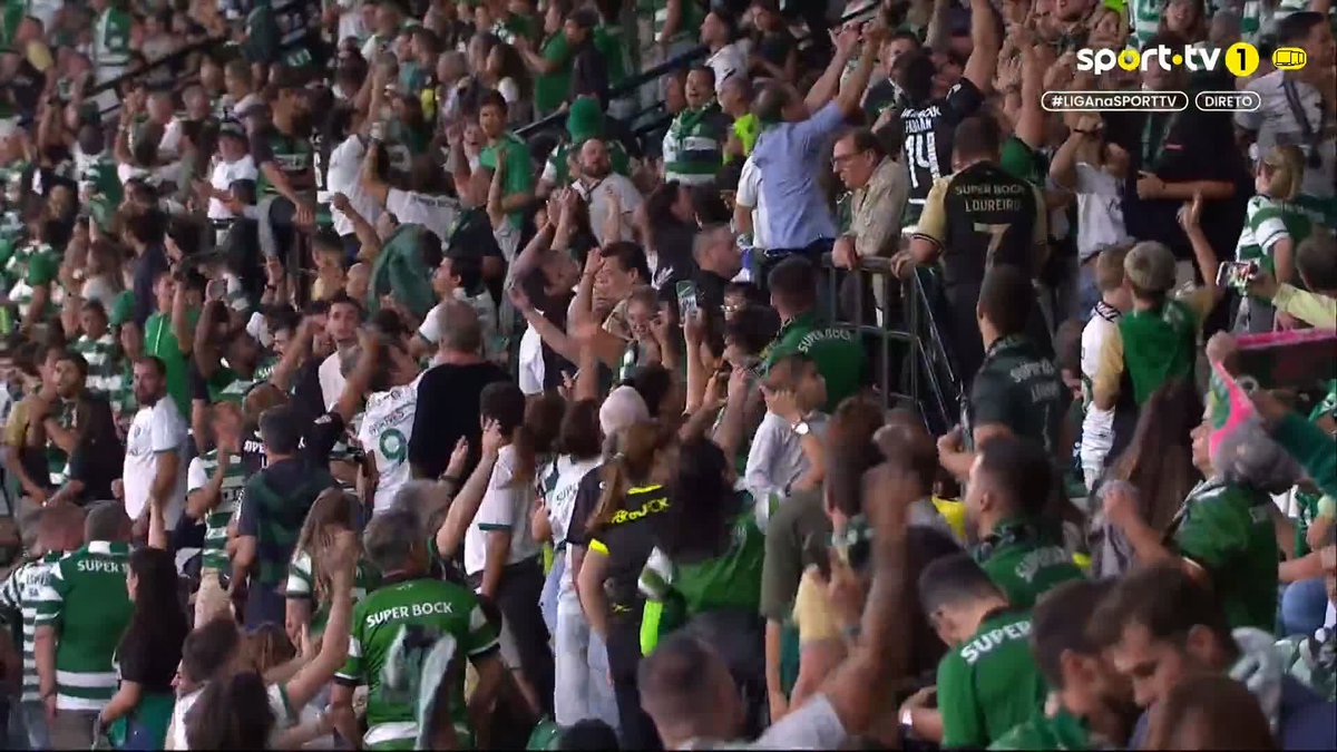 Ambiente inacreditável em Alvalade 🥵 Estádio cheio para um grande jogo 🍿 #sporttvportugal #LIGAnasporttv #ligaportugalbetclic #sportingcp #fcporto