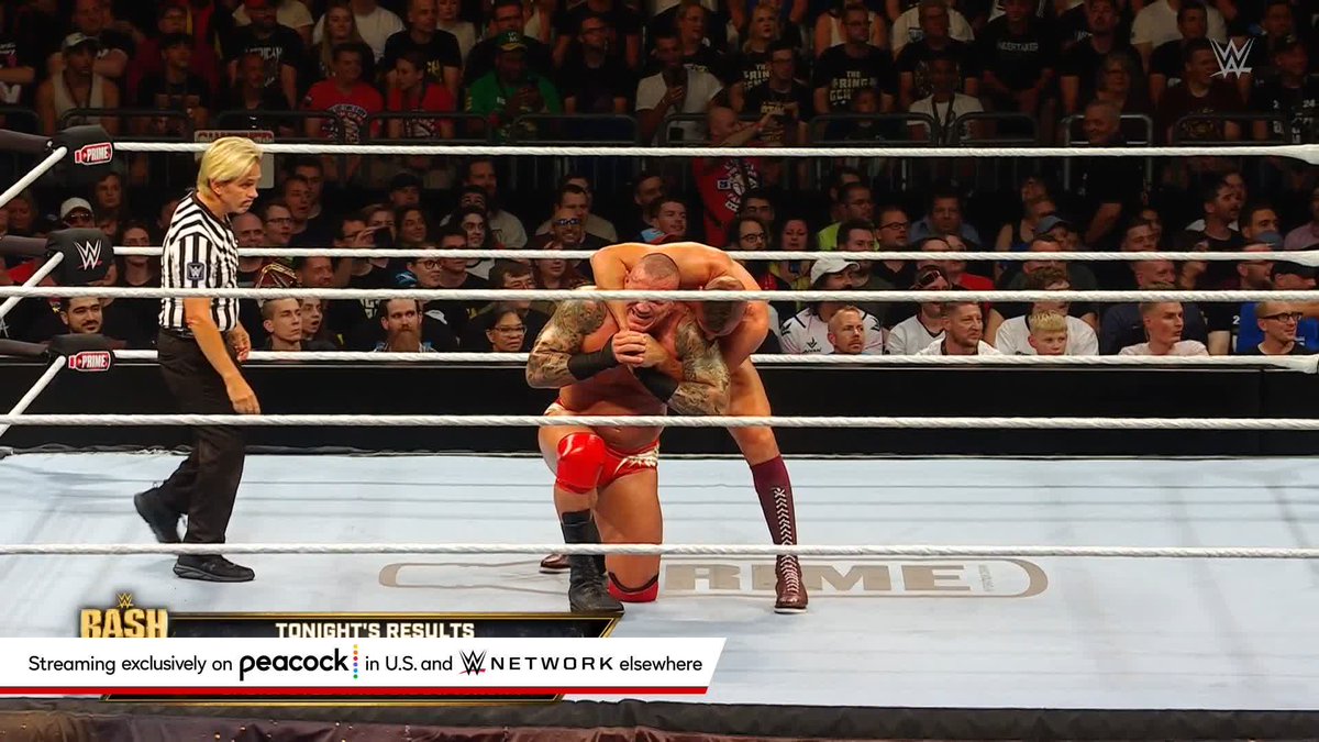 They're doing THE WAVE! #WWEBash