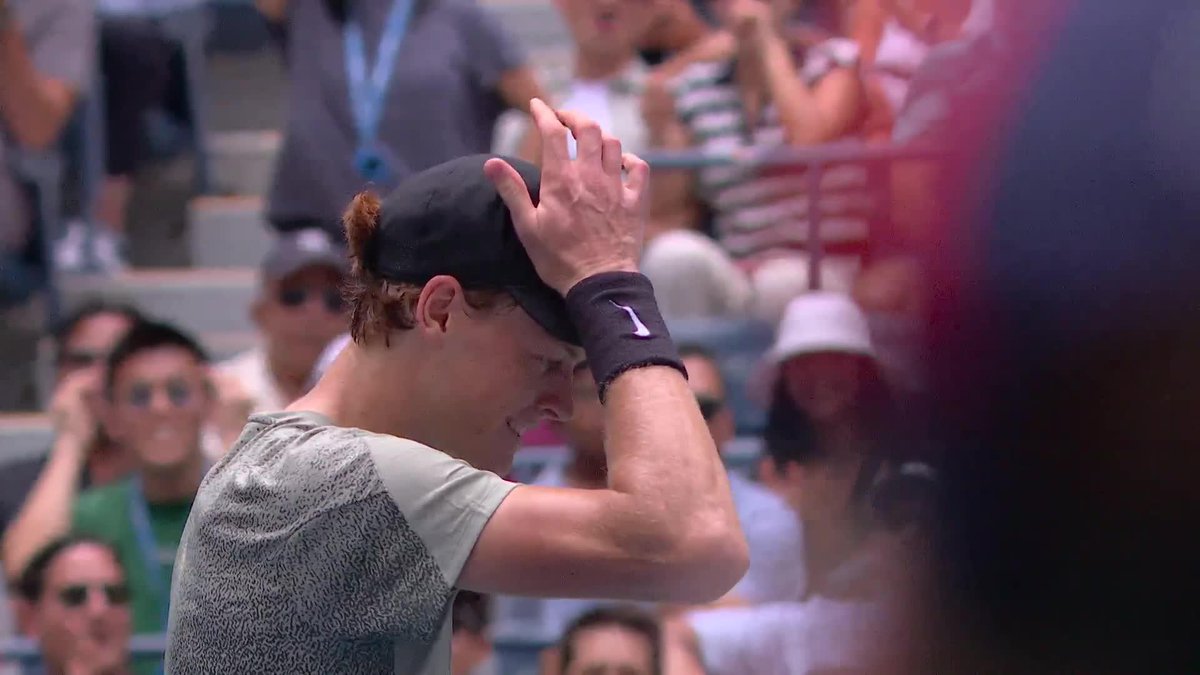 Jannik Sinner with his best Andy Murray impression 😅