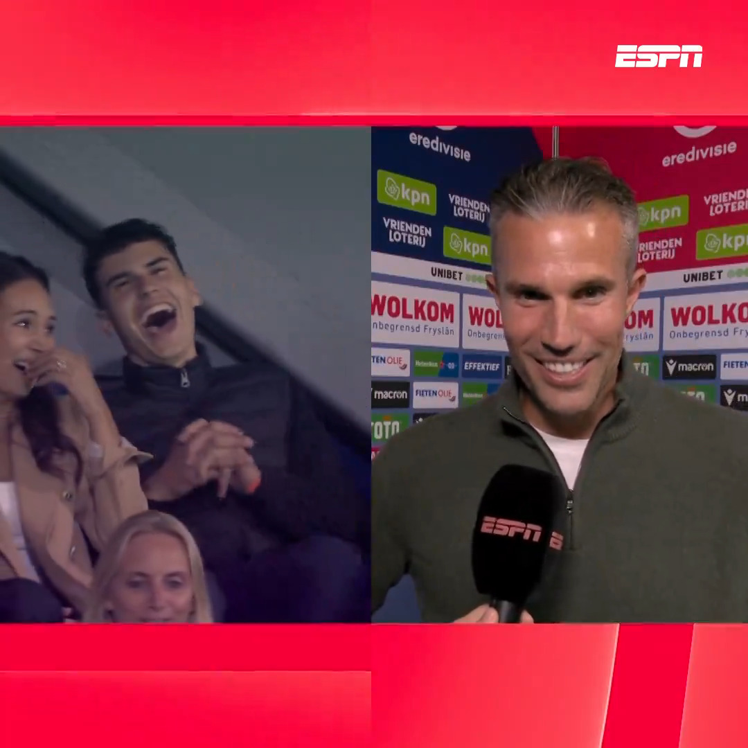 Robin van Persie na elk doelpunt: 🥳💪 Zijn vrouw en zoon na het juichen: 😂 #heenac