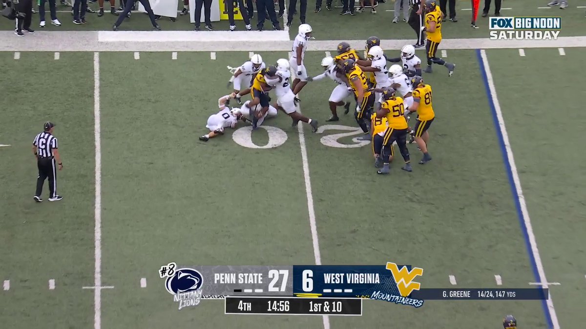 🗣️ "FOOTBALL IS LIFE" Gus Johnson had to make this call after the Tony Rojas sack 🤣 @CristoFernandez | Ted Lasso