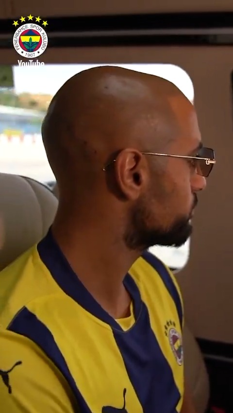 🔵 Yeni Transferimiz Sofyan Amrabat'ın ilk günü Fenerbahçe YouTube Katıl 'Lacivert' pakette yayında! Hemen katılmak için 👇