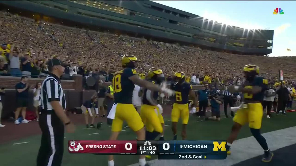 Captain Donovan Edwards scores our first TD of the season!