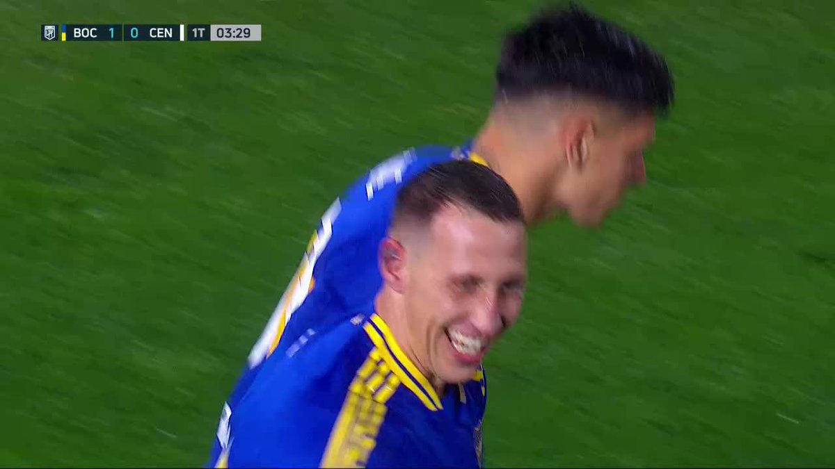 Yo: me demoro 5 minutos en poner el partido Lema: