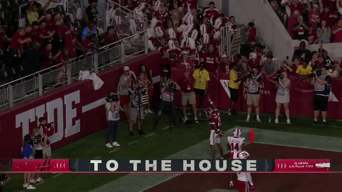 17-year-old Ryan Williams with his second catch and TD of the night 🔥