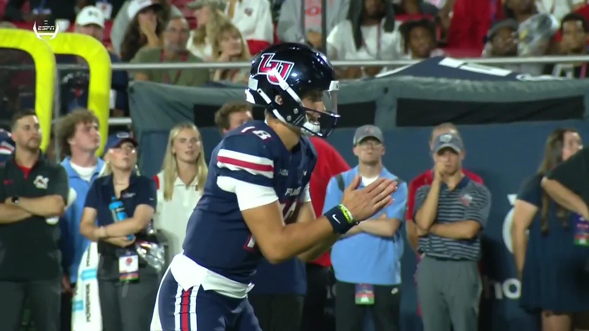 Ryan Burger keeps it for the score as the Flames extend their lead❗️ 📺- ESPN+ #NoLimitsOnUs | Liberty Football