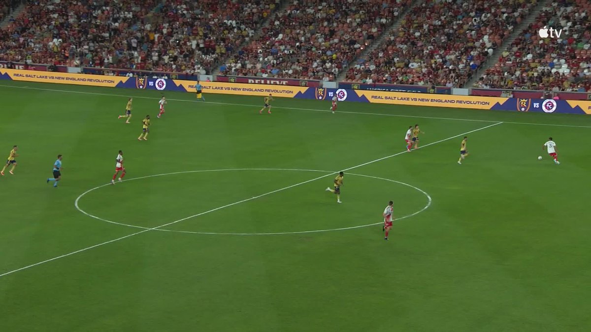 Anderson Julio! Right place, right time. ⚡️ RSL take the lead just before half. Watch with #MLSSeasonPass: