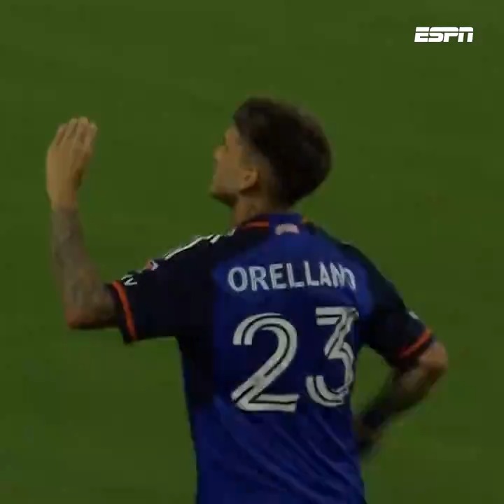 Wereldgoal: vrije trap van eigen helft! 😱