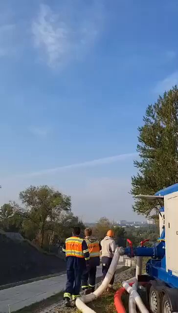 ⚡️Another video The moment the 🇺🇦Lyuty kamikaze drone hit the 🇷🇺Moscow oil refinery