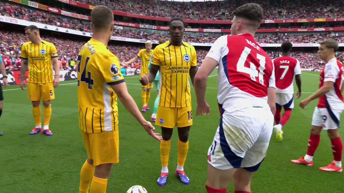 🗣️ "I think it's harsh!" Gareth Ainsworth and Jamie O'Hara discuss Declan Rice's sending off during Arsenal's 1-1 draw with Brighton ⬇️