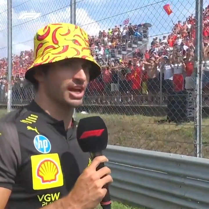 Happy birthday, Chilli! 🌶️ Charles Leclerc joins the Tifosi singing to Carlos Sainz 🎉 #F1 #ItalianGP