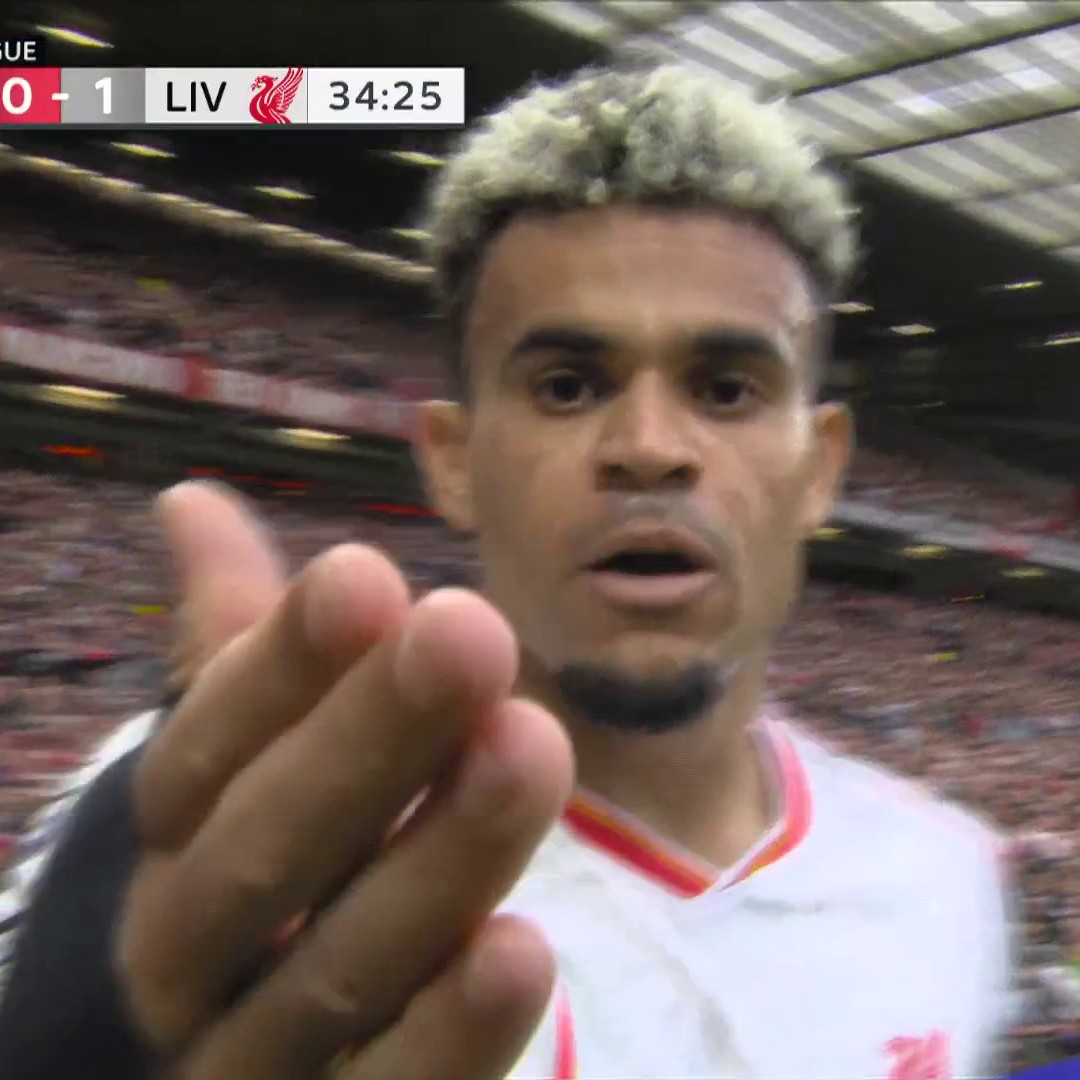 LIVERPOOL STRIKE FIRST AT OLD TRAFFORD. 💥 Luis Diaz heads home after Casemiro's giveaway launched an attack for the visitors! 📺 Peacock | #MUNLIV