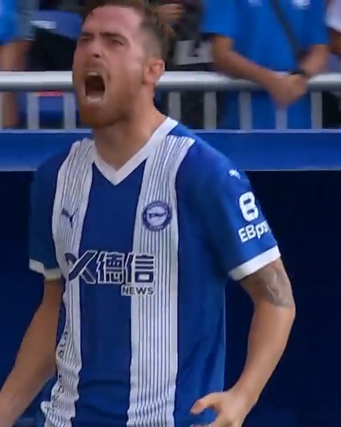 TONI MARTÍNEZ. 💙🦊 #LALIGAHighlights | Deportivo Alavés