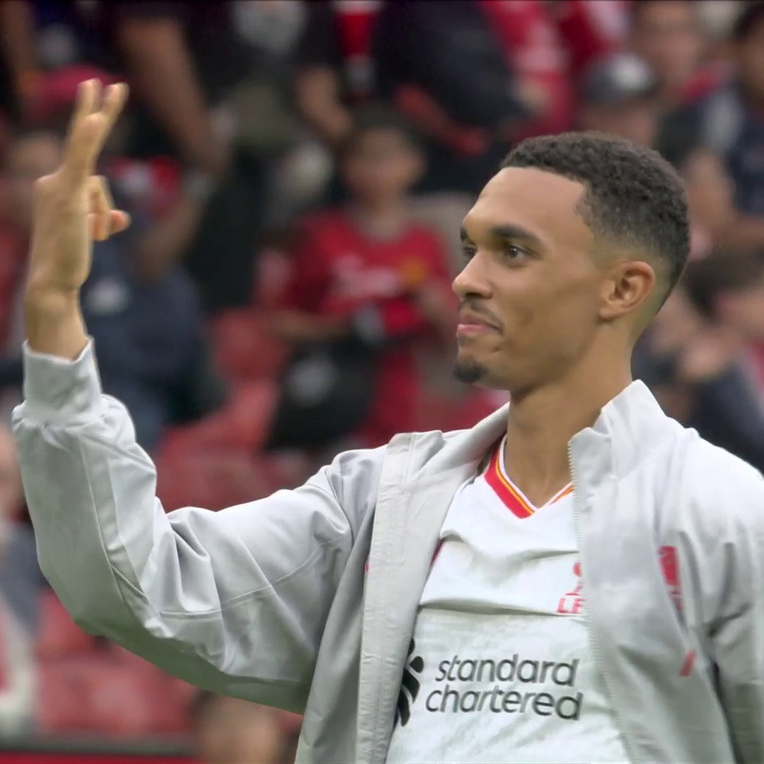 Trent Alexander-Arnold going over to the Liverpool fans at Old Trafford after their 3-0 win! 🫡