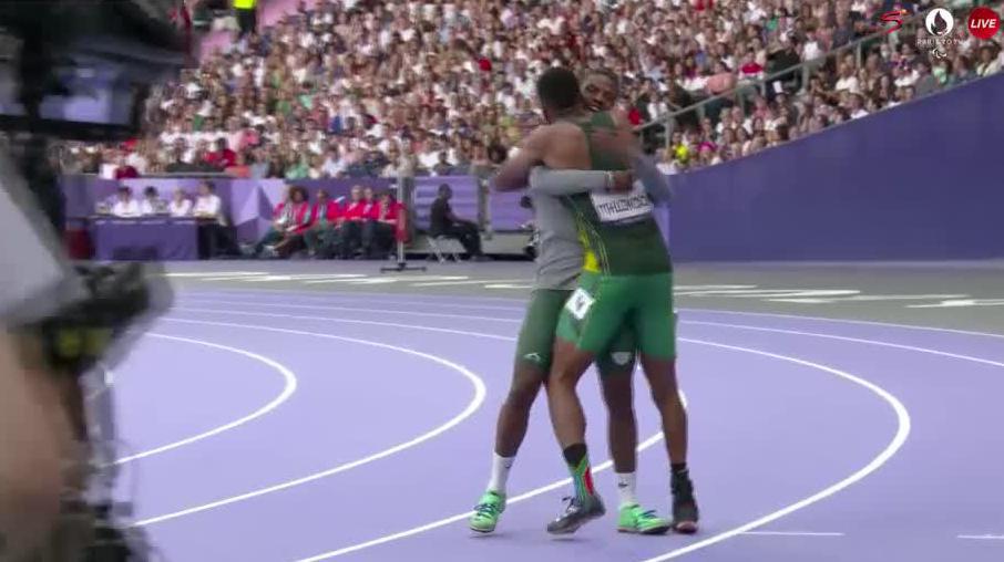 โ
World Championship gold โ
Paralympic gold Mpumelelo Mhlongo knows how to dominate the Men's 100m T44 ๐ค๐ฟ๐ฆ He won the race in a seasons best of 11.12 ๐ฅ #Paralympics