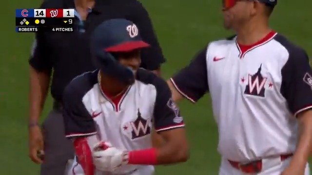 Darren Baker gets his first MLB hit on the first pitch he sees in the Bigs! Proud father moment for Dusty Baker 🥹