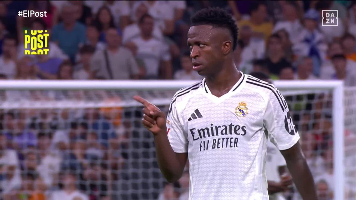 "¡Kylian, tú!" 👆 Cuando Alberola Rojas fue a ver un posible penalti al VAR, Vinicius lo tenía claro 🧐 Lo tenía que tirar Mbappé 💭 Imagen de #ElPost