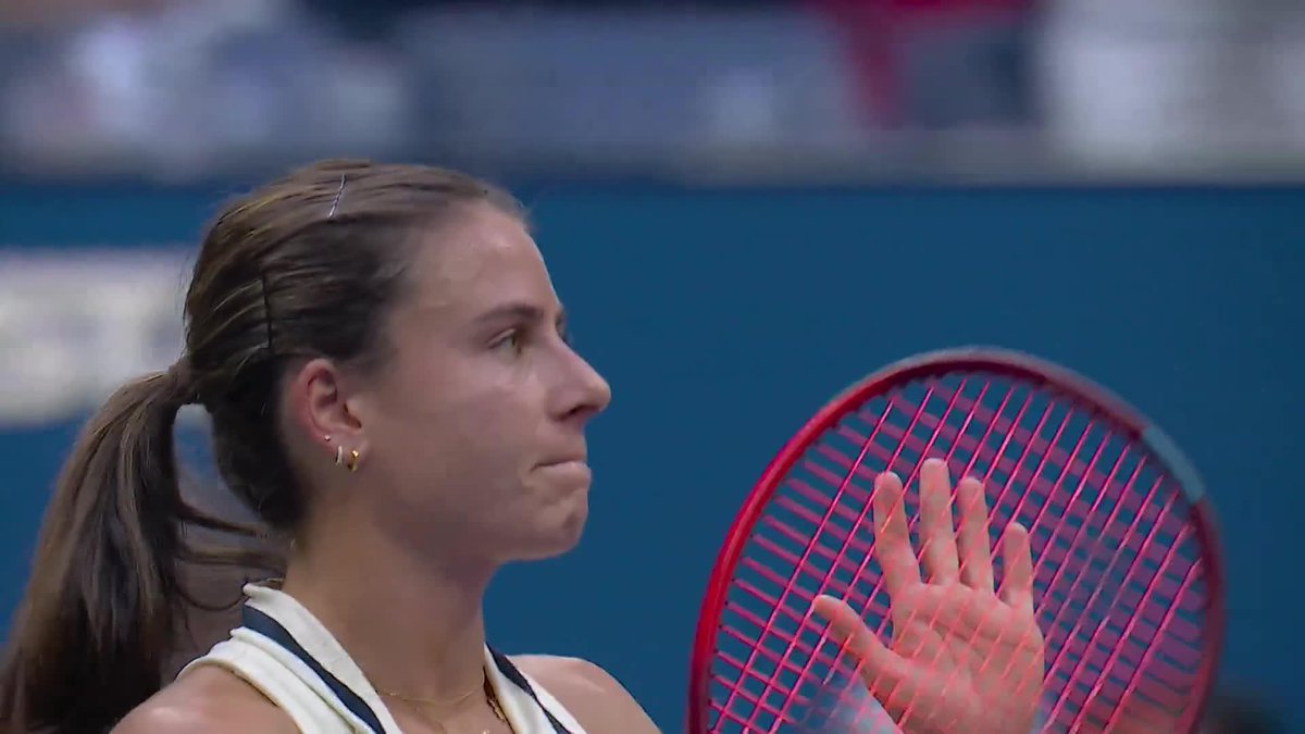 Emma Navarro ends Coco Gauff's US Open title defense!