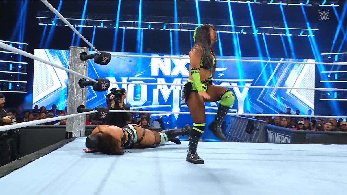 The disrespect 😡 roxanne is just mocking 𝙹! #NXTNoMercy