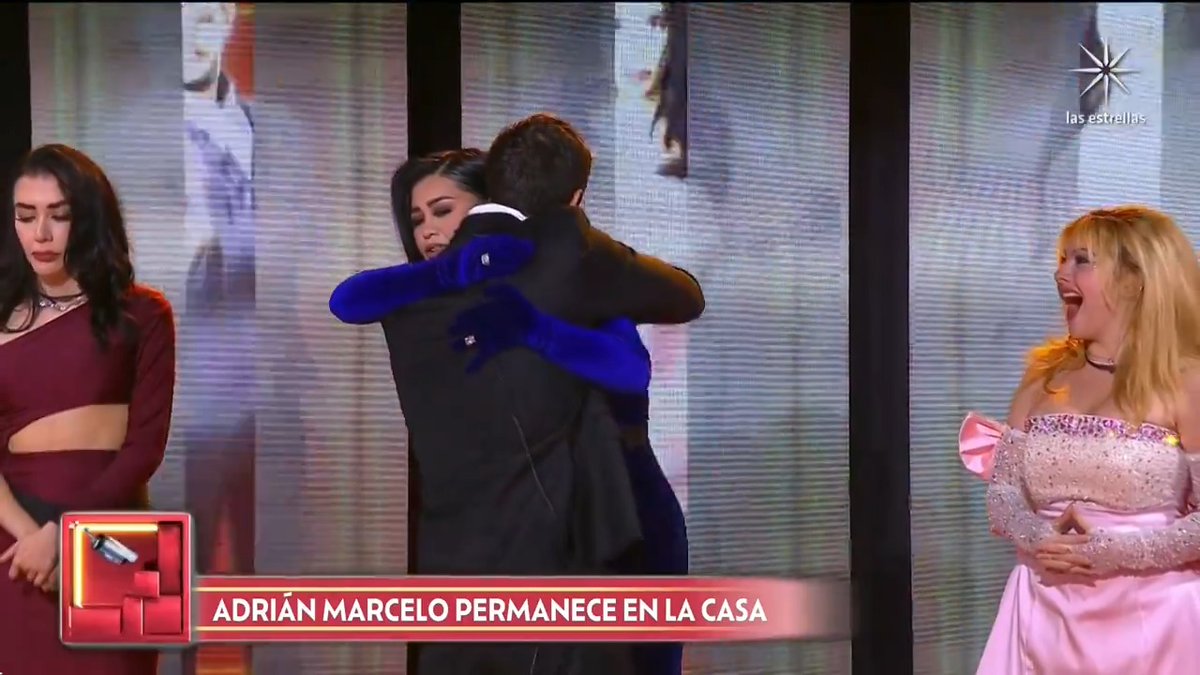#AdriánMarcelo se convierte en el primero en salvarse y regresar a la casa 👏 #LaCasaDeLosFamososMx, de lunes a viernes 10:00 p.m. por #El5, domingos, 8:30 p.m. por #LasEstrellas y 24/7 por #VIX 📺📱