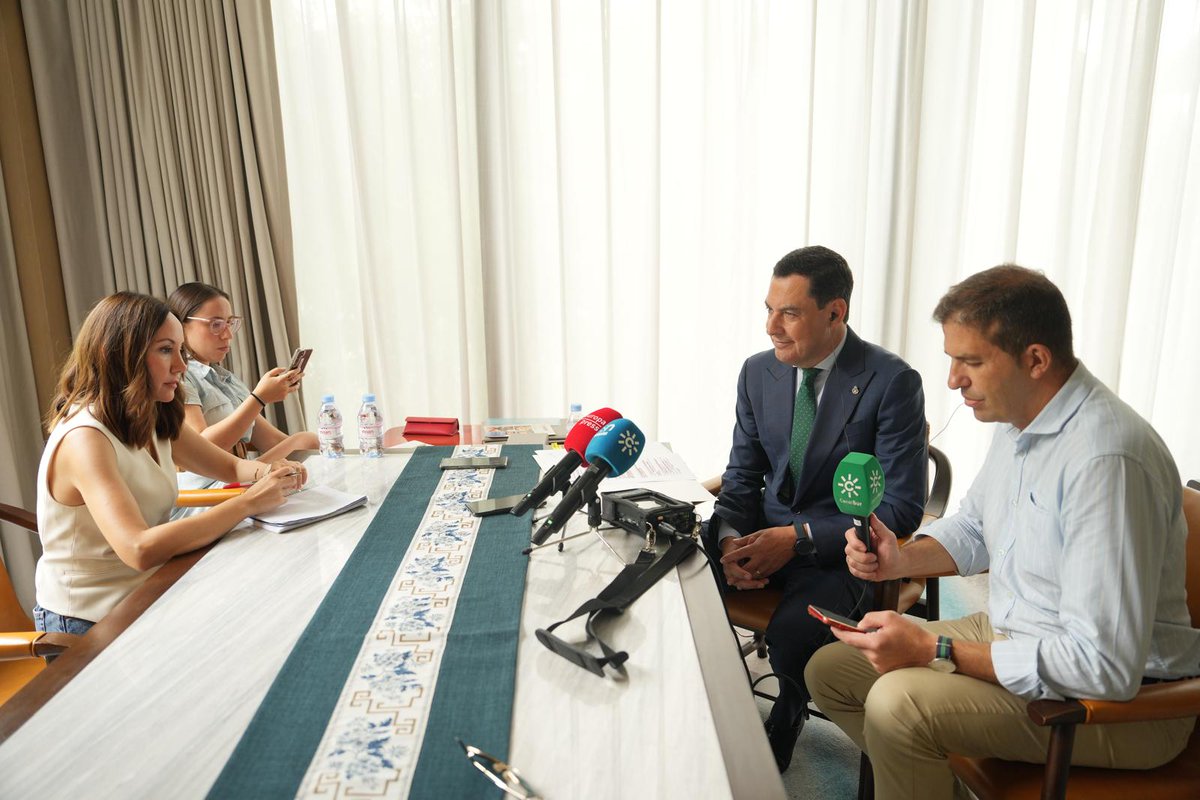 ¿Qué supone el cupo catalán? Peores hospitales, colegios y servicios públicos para los andaluces. Y el PSOE-A calla con eso. Sorprende que no sean capaces de alzar la voz. Mientras sea presidente de #Andalucía, daré la batalla para defender siempre la igualdad entre españoles.