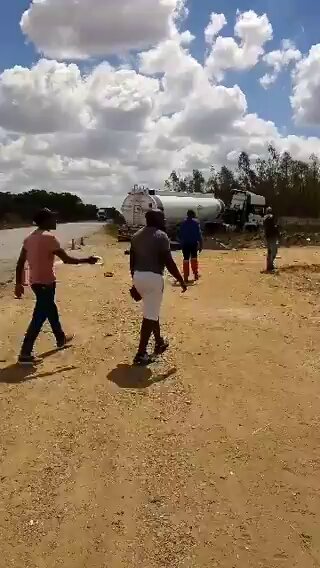 📹 ZEC chairperson Justice Priscilla Chigumba was unhurt after her Toyota Land Cruiser collided with a fuel tanker on the Chirundu-Harare highway as she returned from Chinhoyi on Sunday, according to government spokesman Ndavaningi Mangwana. Witnesses say her vehicle caused crash