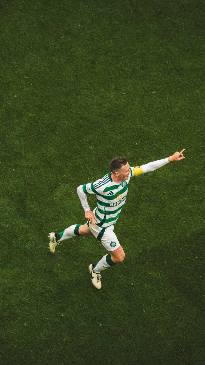 😱 The third goal came from Callum McGregor in the 75th minute as the Celtic skipper let rip with a thunderous strike from outside the area which curled in to the net and sent Celtic Park wild. #CELRAN | #CelticFC🍀