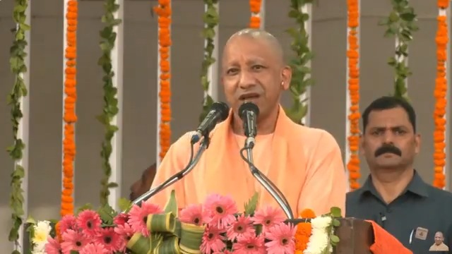 .Government of UP वर्तमान में 57,000 ग्राम पंचायतों में एक-एक खेल का मैदान बना रही है...