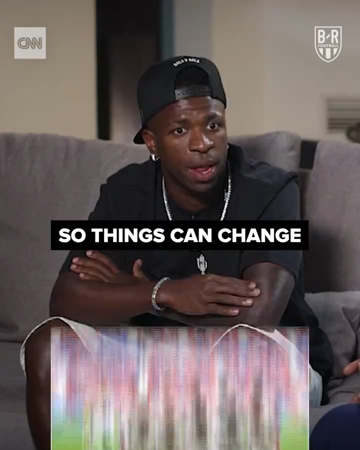 💥 ¡VINICIUS JR CONFIRMA QUE SI RECIBE INSULTOS RACISTAS DE LA GRADA SUS COMPAÑEROS Y ÉL ABANDONARÁN EL CAMPO! 🗣️ CNN