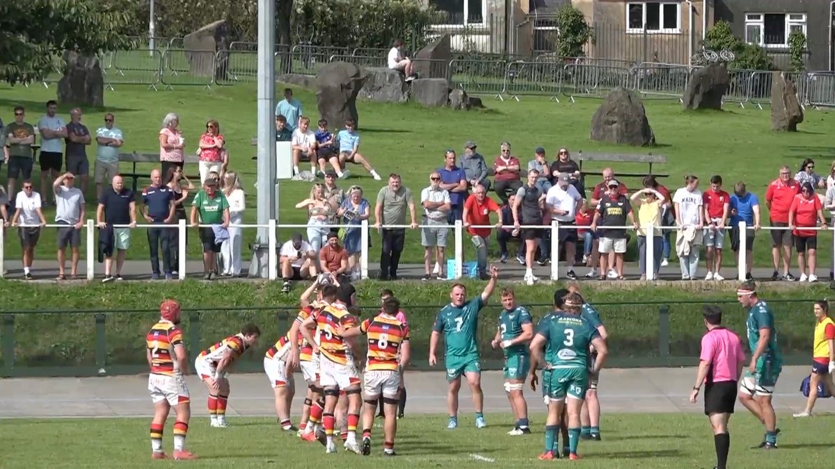 🔥 A debut try for scrum-half Rhodri Lewis on Saturday! A slick move from the young backline Rhodri Lewis yn croesi am ei gais cyntaf i'r Scarlets ar Ddydd Sadwrn, gwaith da gan yr olwyr i gael y mewnwr dros y llinell #YmaOHyd