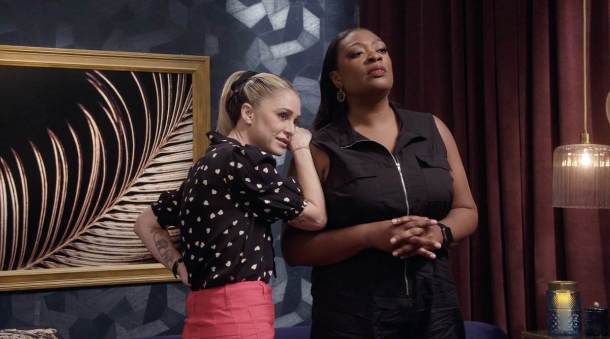 .@chefbrookew + @mastercheftd are STRESSED watching fellow titan @mvoltaggio as he tries to finish his dishes with only seconds left on the clock 🤦♀️🤦♀️ #BobbysTripleThreat > Tuesday @ 9|8c