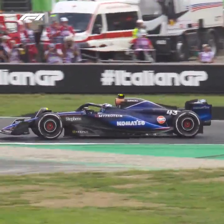 Moves made maturely 👏 No sign of debut nerves for Franco Colapinto with these overtakes in Monza ⬆️ #F1 #ItalianGP