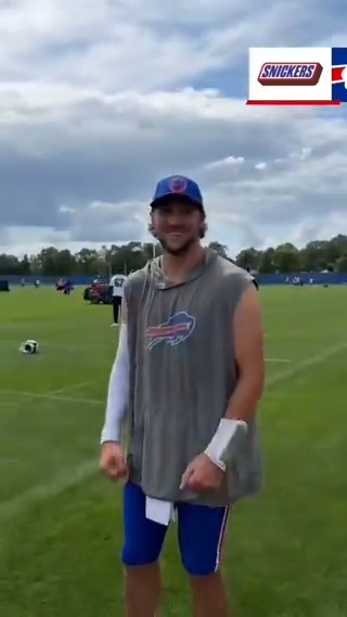 G'day, mate! 🪃 @Snickers | #BillsMafia