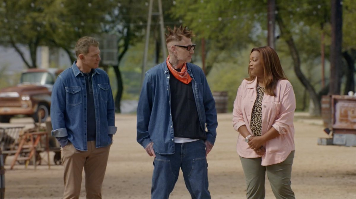 Look who's BACK! 😂 @sunnyanderson shocks Bobby Flay + @mvoltaggio when she shows up on the ranch, this time accompanied by a newly engaged couple that will inspire the next challenge 💍 #BBQBrawl > NEXT @ 9|8c