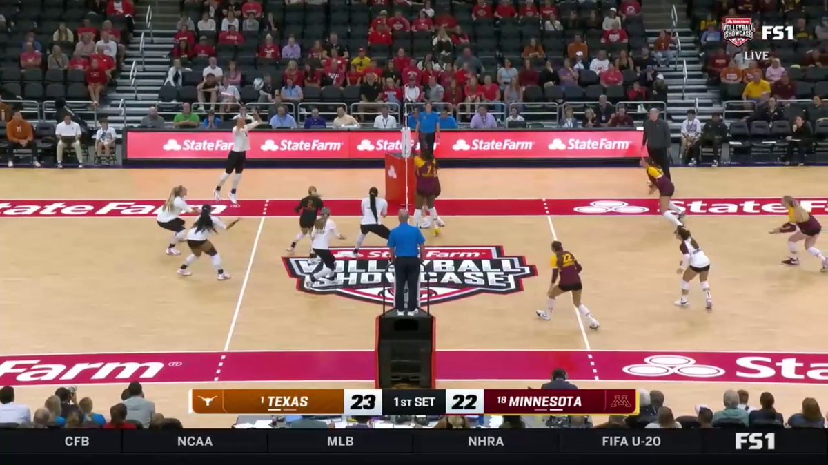 PERIOD. 💅 Texas Volleyball's Madisen Skinner finishes a long rally with an absolute rocket 🚀