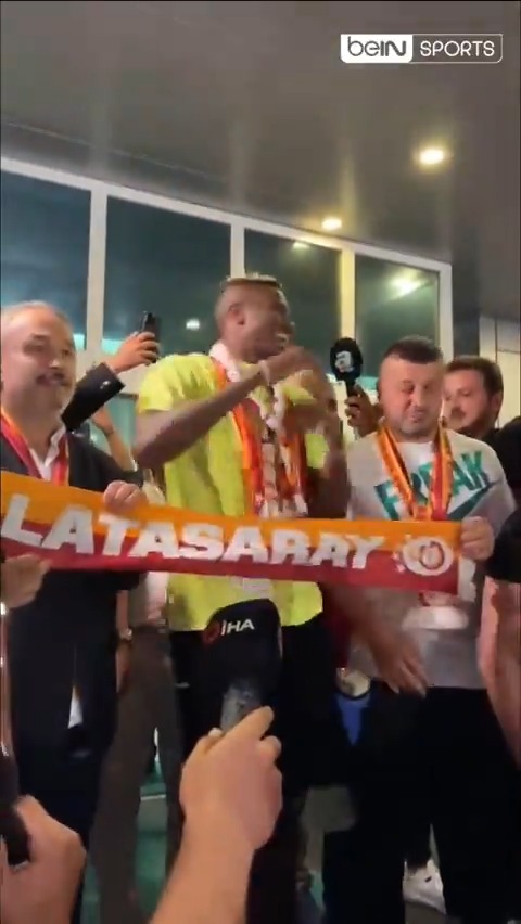 🟡🔴 Galatasaray'ın görüşmelere başlandığını açıkladığı Victor Osimhen, İstanbul'da! #beINSPORTS