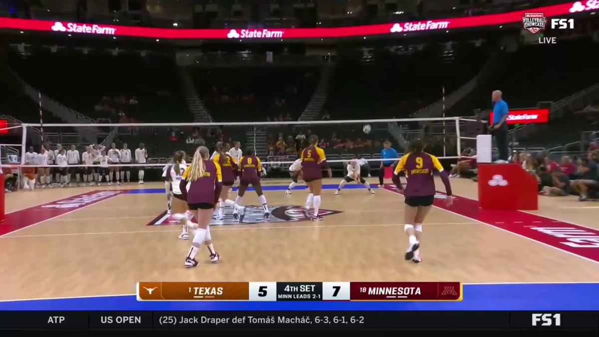 .Minnesota Volleyball's Julia Hansen says ¯\_(ツ)_/¯ ‼️ Let me introduce you to the block of the match ⬇️🥵🔥